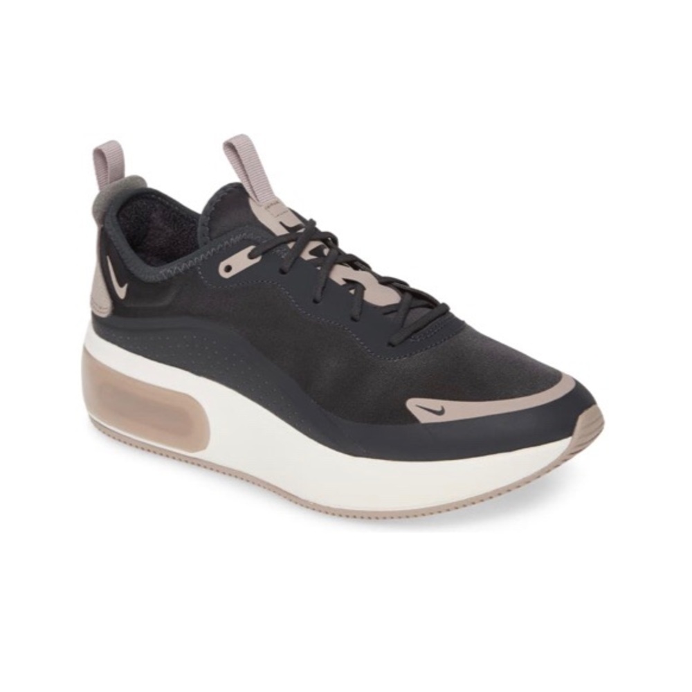 Nike AirMax Dia Running Shoe